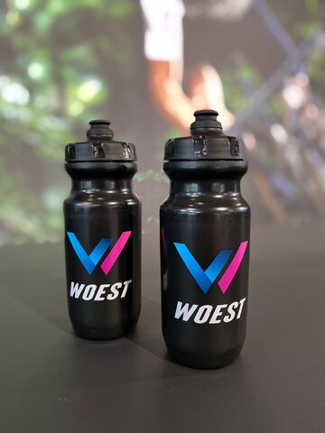 Woest bidons