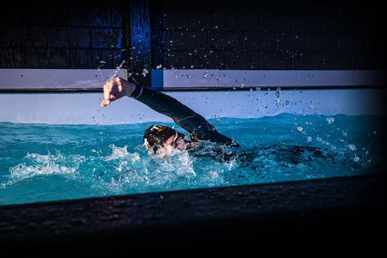 Wetsuit test in Endless pool